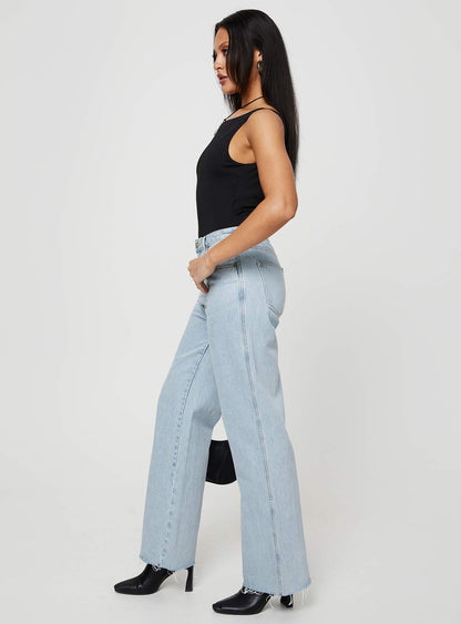 Arlington Straight Leg Denim Jeans Light Wash
