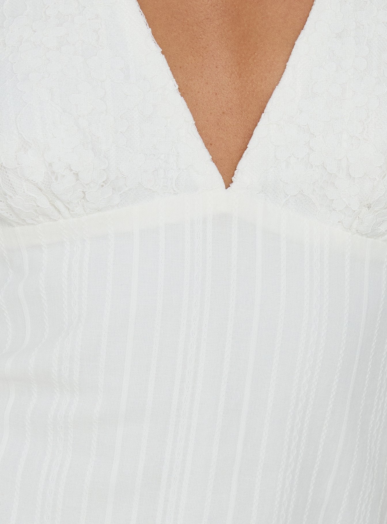 Alaskah Textured Halter Top White